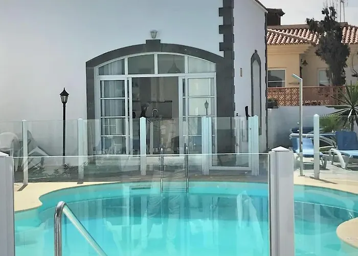 Lovely - Pool Front, Private Roof Terrace, Wifi Fiber Optic アパート *